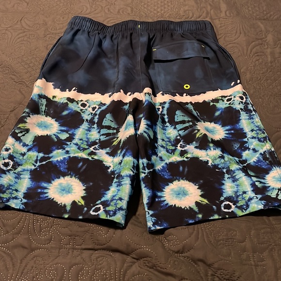 Swim trunks - Picture 2 of 3